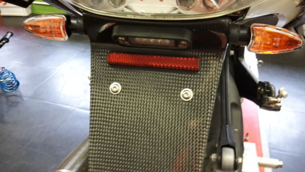 DÄS-Kennzeichenhalter Kohlefaser für MOTO GUZZI 1200 SPORT, BREVA 850-1200, NORGE